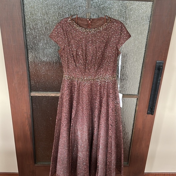 MAC DUGGAL
Brown Embellished Cap Sleeve A Line Dress size 10. NWT - Picture 6 of 13